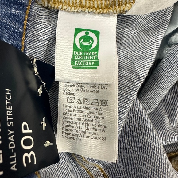 NWT J Crew W30 Petite flare crop mid-rise jean in all-day stretch medium wash - Picture 5 of 8